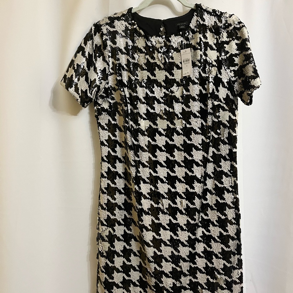 Chic Houndstooth Sequin Dress